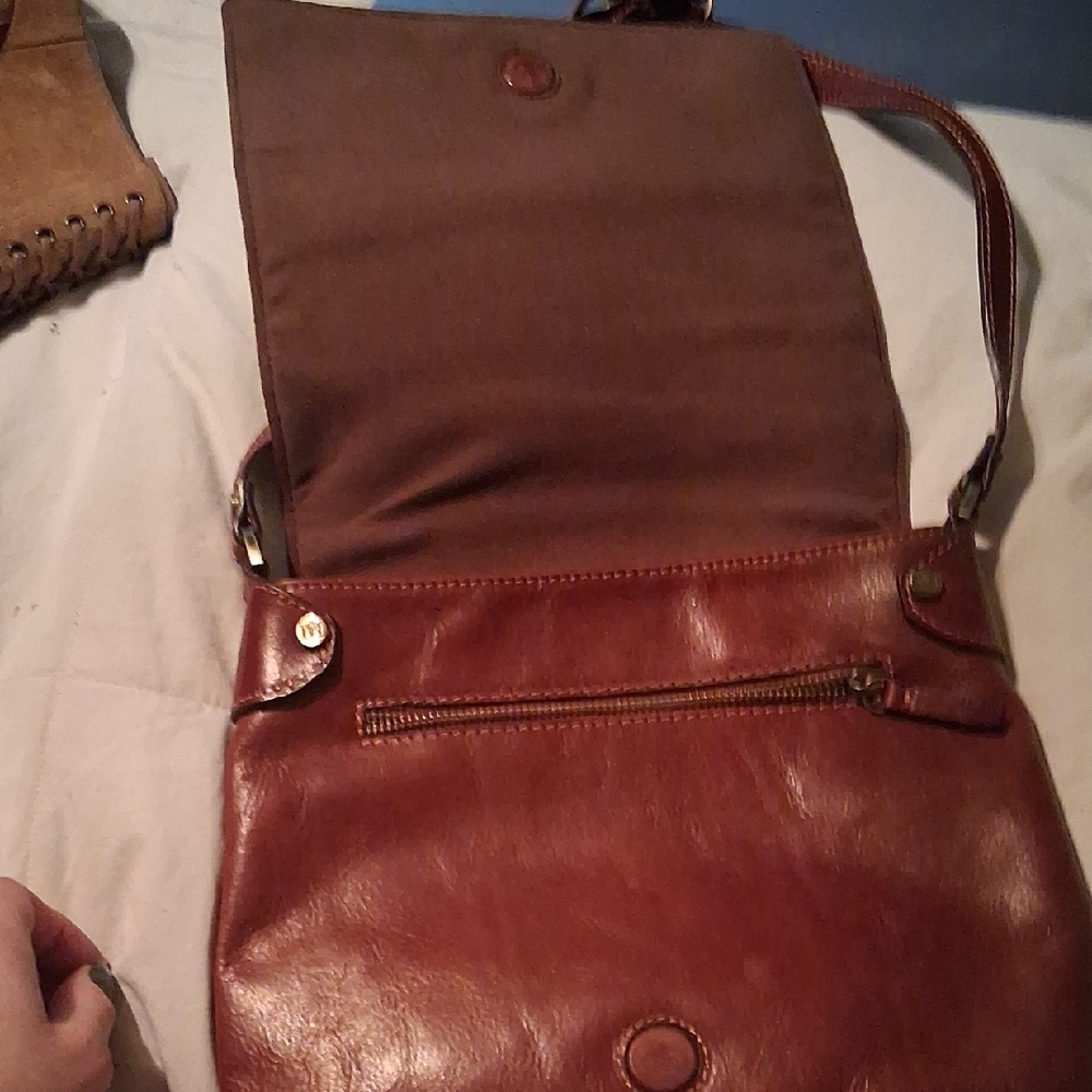 Cuoieria Fiorentina Clearence From $400 Brown Leather Messenger Bag - Picture 4 of 16